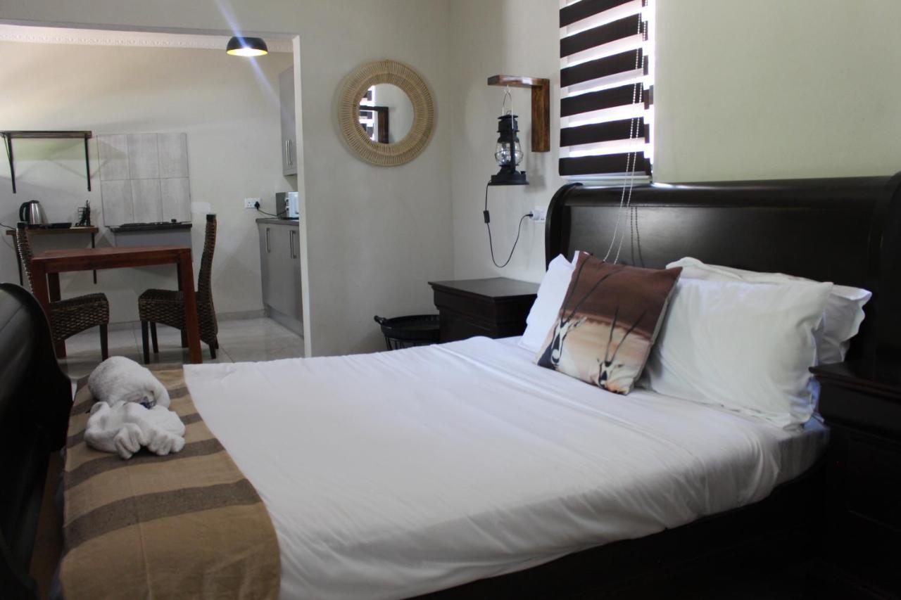 Rivermews Hotel And Spa Maun Exterior photo